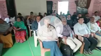 घोसी: घोसी बीआरसी में प्रखंड शिक्षा पदाधिकारी नरेंद्र कुमार की अध्यक्षता में गुरु गोष्ठी आयोजित