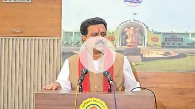 जगदलपुर: उपमुख्यमंत्री विजय शर्मा ने माओवादियों से की अपील, कहा- हथियार छोड़कर मुख्यधारा में लौटें; सरकार करेगी सहयोग