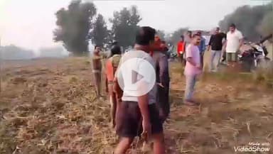 मिर्ज़ापुर: गोतवा गांव में खेत के पीलर टूटने को लेकर हुए विवाद में दो पक्षों में मारपीट का वीडियो वायरल, एक पक्ष से 5 लोग घायल