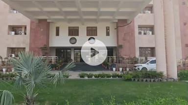 मथुरा: नगर निगम ने सर्दियों के बचाव के लिए रैन बसेरे बनाना शुरू किया, जिसमें वाई-फाई और चार्जिंग रूम जैसी सुविधाएं होंगी