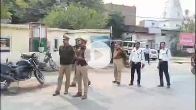 मिर्ज़ापुर: कटरा कोतवाली थाना क्षेत्र के नटवा चौकी पर यातायात पुलिस ने चलाया सघन चेकिंग अभियान, कई वाहनों का किया चालान