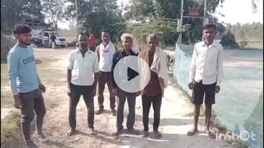 हरदोई: चित्तापुरवा गांव के लोग कई वर्षों से कच्चे मार्ग पर आवाजाही करने को मजबूर, जनप्रतिनिधियों से की शिकायत