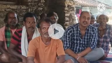 बांसजोर: बांसजोर लोड़ोबहार गांव में वन रक्षी ने ग्रामीणों के साथ की बैठक, हाथी से बचाव और मुआवज़े की दी जानकारी