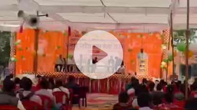 बलरामपुर: जनपद के सरस मेले में सदर विधायक पलटूराम ने स्वयं सहायता समूह की महिलाओं को संबोधित किया और उनके उत्पादों की सराहना की