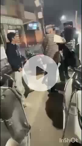 मुज़फ्फरनगर: एक युवक के साथ चार लोगों ने जमकर मारपीट की, वीडियो सोशल मीडिया पर हुआ वायरल