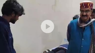 खड्डा: गोड़रिया चौक पर पिकअप सवार ने खड़े ई-रिक्शा में मारी तेज टक्कर, चालक गंभीर, जिला अस्पताल में भर्ती इलाज जारी