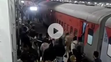 बीना: किसानों को ट्रेन से उतारने पर बीना रेलवे स्टेशन छावनी बना, नर्मदापुरम व इटारसी स्टेशन पर भी उतरे किसान