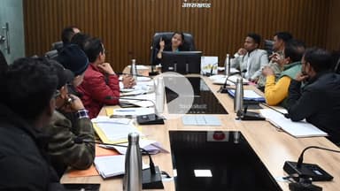 टिहरी: सड़कों के पेचवर्क और गड्ढा मुक्त कार्यों को लेकर डीएम ने अधिकारियों के साथ की बैठक, दिए आवश्यक दिशा-निर्देश