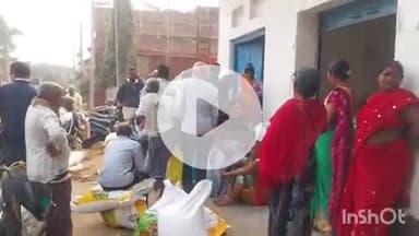 करपी: करपी में अनुदानित दर पर बीज लेने के लिए किसानों की उमड़ी भीड़