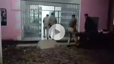 चंदौली: झांसी समीप नेशनल हाईवे पर अवैध पार्किंग बनी मौत का सबब, अनियंत्रित डंपर ने बाइक सवार को रौंदा, शव के उड़े चिथड़े