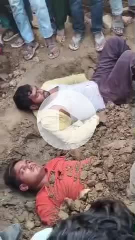 मुज़फ्फरनगर: 11 हजार हाई वोल्ट का कहर, हाईटेंशन लाइन टूटकर गिरने से निर्माणधीन मकान पर दो मजदूर झुलसे, एक की हालत नाजुक