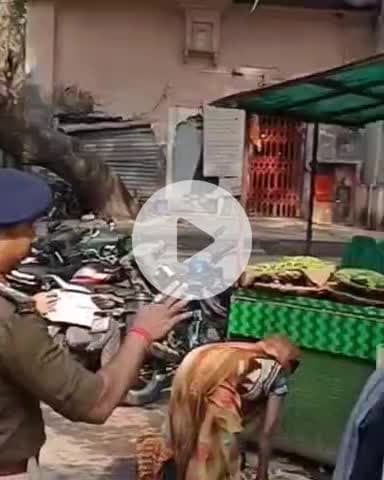 कानपुर: परमट मंदिर के आसपास पुलिस ने चलाया अतिक्रमण हटाओ अभियान, दोबारा अतिक्रमण करने पर होगी FIR दर्ज