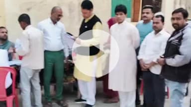 सुनेल: भाजपाइयों ने सुनेल में ग्रामीणों की एसआईआर प्रपत्र भरवाने में की मदद