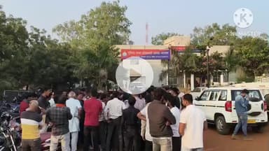 आगर: कांकरिया में तीन युवकों से मारपीट का मामला तूल पकड़ने पर हिंदू संगठनों ने कोतवाली थाने पर किया हंगामा