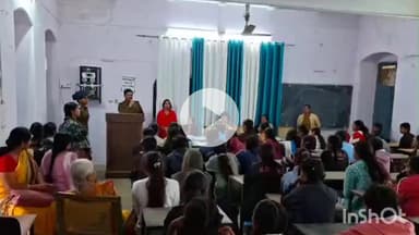 धार: धार में ऑपरेशन मुस्कान के तहत छात्राओं को किया जागरूक, मोबाइल गेमिंग को बताया खतरनाक नशा