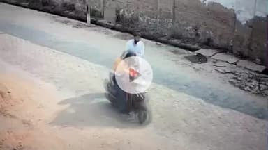 मथुरा: गोवर्धन रोड पर बच्ची को खींचने की कोशिश का वीडियो वायरल, अपहरण नहीं, पति-पत्नी के विवाद का निकला मामला