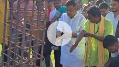 রামকৃষ্ণনগর: গোবিন্দগঞ্জ নগেন্দ্রনগর জিপির ঐতিহ্যবাহী রবীন্দ্র সদন হাই স্কুলে ৭ কোটি টাকার স্কুল বিল্ডিং শিলান্যাস করলেন বিধায়ক