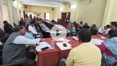 बीना: जनपद पंचायत कार्यालय में साधारण सभा की बैठक, समोसे पर जनपद सदस्य का फूटा गुस्सा