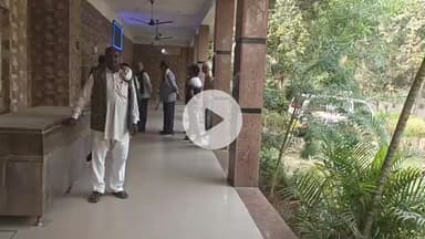 मथुरा: गोवर्धन रोड पर तेज रफ्तार बाइक ने छीनी मासूमों के सिर से पिता की छाया, विजयपाल की उपचार के दौरान हुई मौत