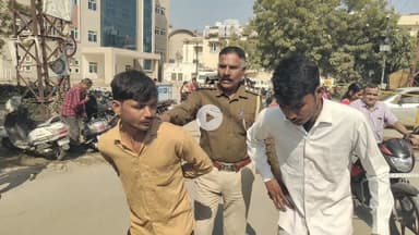 भीलवाड़ा: जिला अस्पताल से बुजुर्ग का मोबाइल चोरी के मामले में कोटा के 2 युवक गिरफ्तार, पुलिस कर रही है पूछताछ