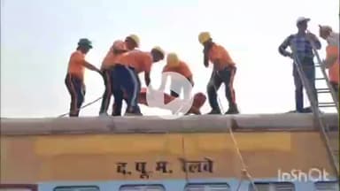 दुर्ग: भिलाई-चरोदा स्थित डीबी यार्ड में यात्री ट्रेन डिरेल, बोगी में लगी आग, एनडीआरएफ व फायर ब्रिगेड ने चलाया रेस्क्यू ऑपरेशन