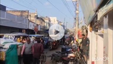 सुपौल: सुपौल के महावीर चौक के पास लगा जाम, लोगों को हुई परेशानी, स्थाई समाधान नहीं