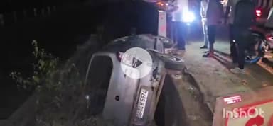 कोंडागांव: NH-30 गारका में दो पुल के बीच लटकी तेज रफ्तार कार, पुल के नीचे गिरने से बची, बड़ा हादसा टला