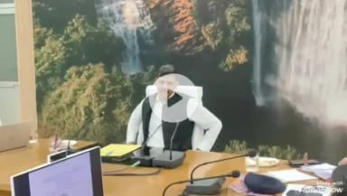 मिर्ज़ापुर: उद्यमियों की समस्याओं का प्राथमिकता पर निस्तारण किया जाए: आयुक्त