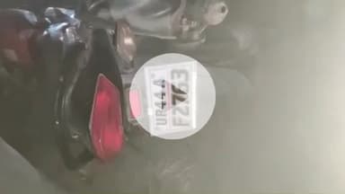 सुल्तानपुर: लखनऊ-बलिया हाइवे पर दो बाइकों की भिड़ंत में 3 युवक घायल, 2 गंभीर हालत में ट्रॉमा सेंटर लखनऊ रेफर