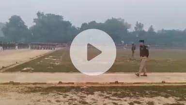 जौनपुर: पुलिस लाइन में आज पुलिस अधीक्षक डॉ. कौस्तुभ ने परेड की सलामी ली