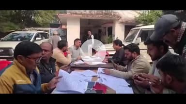 अमरोहा: अमरोहा तहसील में SIR का निरीक्षण करने पहुंची ADM, लापरवाह BLO और सुपरवाइजर को दी चेतावनी