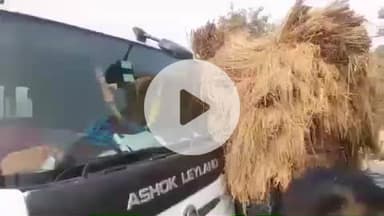 चंदौली: मझवार रेलवे स्टेशन के पास ट्रैक्टर और ट्रक में जोरदार टक्कर, चालक बाल-बाल बचे