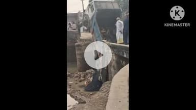 चेनारी: बिलासपुर गांव के समीप बड़े वाहन चढ़ाने से गिरा पुल