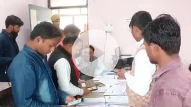 बहराइच: तहसील सदर में गणना प्रपत्र डिजिटाइजेशन सेंटर का डीएम ने किया निरीक्षण, फीडिंग कार्य की प्रगति बढ़ाने के दिए निर्देश