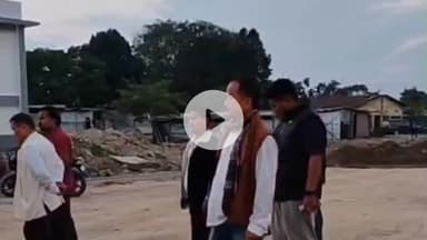 ওদালগুৰি: খৈৰাবাৰীত ষ্টেডিয়াম নিৰ্মাণৰ কাম পৰিদৰ্শন কৰি পৰিস্থিতিৰ বুজ লয় বিটিচিৰ ইএম লৌমশ্ৰাউ দৈমাৰীয়ে