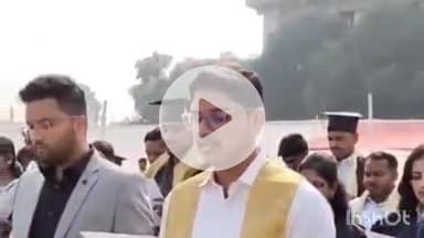 सौर बाज़ार: बैजनाथपुर: लॉर्ड बुद्धा मेडिकल कॉलेज के MBBS 2019 बैच के 100 डॉक्टरों को मिली डिग्री, कुलपति ने गरीबों की मदद करने को कहा