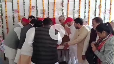 मुज़फ्फरनगर: नेताजी के संघर्ष को किया याद, सपा नेताओं ने कहा- किसानों और मजदूरों के लिए प्रेरणा थे मुलायम