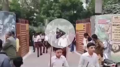 सुल्तानपुर: सुल्तानपुर में आरएसएस बाल स्वयंसेवकों का पथ संचलन हुआ, जगह-जगह पुष्पवर्षा से किया गया स्वागत