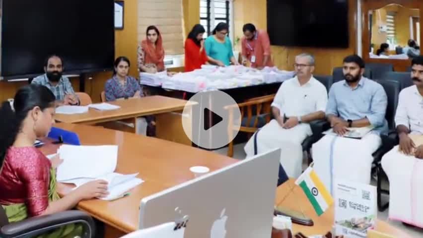 വെെത്തിരി: വയനാട്ജില്ലയിൽ തദ്ദേശ തെരഞ്ഞെടുപ്പിനായി ജില്ലാപഞ്ചായത്തിലേക്ക് സമർപ്പിച്ച നാമനിർദ്ദേശപത്രികളുടെ സൂക്ഷ്മപരിശോധന പൂർത്തിയി
