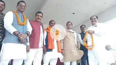 भभुआ: मिरिया पहुंचे विधायक भरत बिंद ने ग्रामीणों की सुनी समस्या, कहा- जनता का जनादेश बिहार में चर्चा का विषय