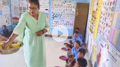 कोंडागांव: कोंडागांव जिला कलेक्टर नूपुर राशि पन्ना ने बच्चों को न्योता भोज कराया, कोरमेल प्राथमिक शाला में हर्षोल्लास का माहौल