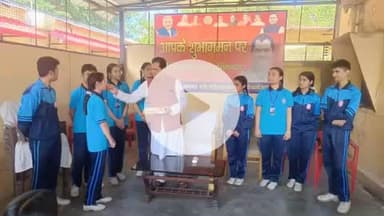 ऋषिकेश: बैराज कैंप स्थित कार्यालय में विधायक व पूर्व मंत्री प्रेमचंद अग्रवाल ने विद्या मंदिर के बच्चों को किया सम्मानित