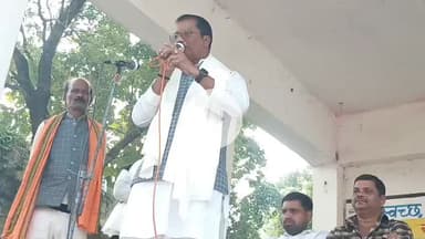 भभुआ विधानसभा के मीरिया गांव में विधायकश्री भरत बिंद के साथ जन संवाद कार्यक्रम में शामिल होकर कार्यकर्ताओं को संबोधित किए