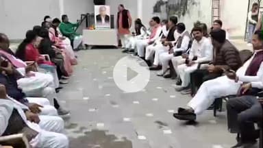 मिर्ज़ापुर: नेताजी मुलायम सिंह यादव की जयंती पार्टी कार्यालय लोहिया ट्रस्ट रमई पट्टी में कार्यकर्ताओं ने धूमधाम से मनाई