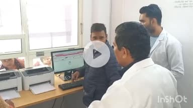 हरदोई: प्रिंसिपल ने मेडिकल कॉलेज और महिला अस्पताल का किया औचक निरीक्षण, पैथोलॉजी में मोबाइल चलाते मिले कर्मी को लगाई फटकार