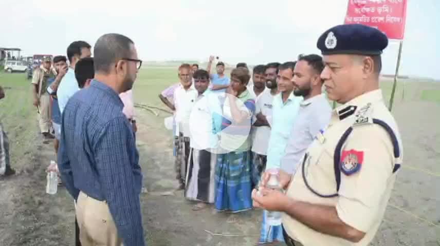 ছিপাঝাৰ: গৰুখুতি কৃষি প্ৰকল্পৰ দাতিকাষৰীয়া চৰ পৰিদৰ্শন কৰে জিলা আয়ুক্ত আৰু আৰক্ষী অধীক্ষকে