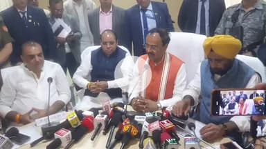 रामपुर: रविवार को संत शिरोमणि रविदास गेस्ट हाउस में उपमुख्यमंत्री केशव प्रसाद मौर्य ने की प्रेस कॉन्फ्रेंस