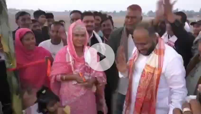 দলগাঁও ভাগ: দলগাঁৱত একে দিনাই প্ৰায় ৩ কোটি টকাৰ পকী পথৰ আধাৰশিলা স্থাপন কৰে বিধায়ক মজিবুৰ ৰহমানে
