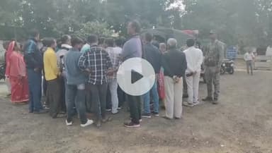 कोडरमा: शादी से 10 दिन पहले लापता युवक, एसपी कार्यालय के सामने परिजनों का धरना, एसआईटी गठन की मांग तेज