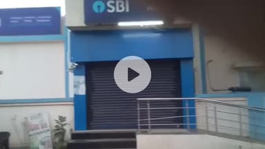 మద్నూర్: 24 గంటలు సేవలందించే ఏటీఎం, కార్యాలయం పని వేళలో మాత్రమే తెరిచి ఉంటుందని, లబ్ధిదారులు అసంతృప్తి వ్యక్తం చేశారు